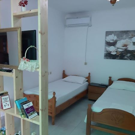 Vrenjo Guesthouse Gjirokastër Dış mekan fotoğraf