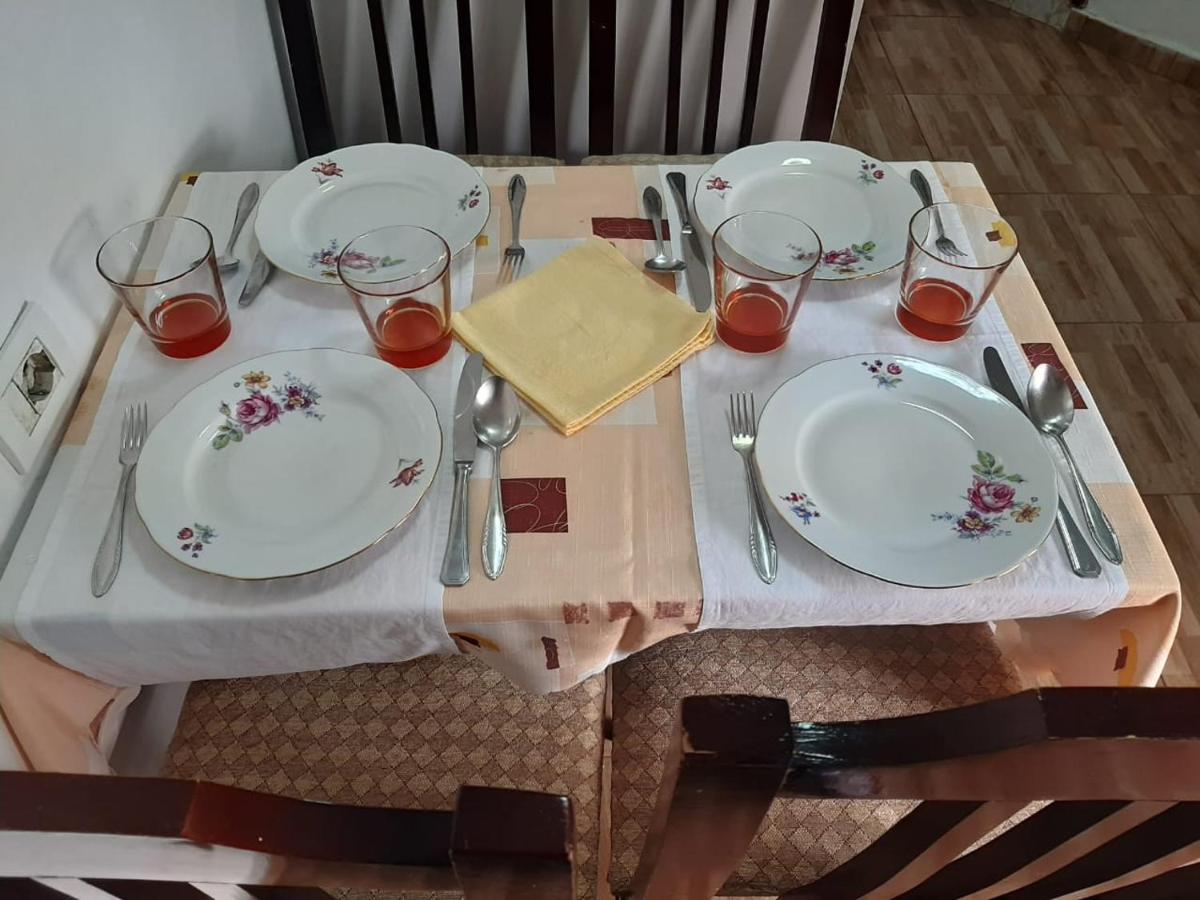 Vrenjo Guesthouse Gjirokastër Dış mekan fotoğraf
