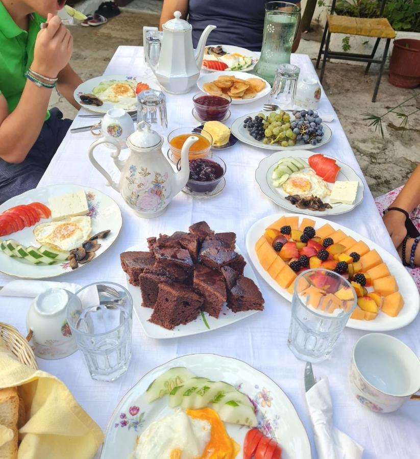 Vrenjo Guesthouse Gjirokastër Dış mekan fotoğraf