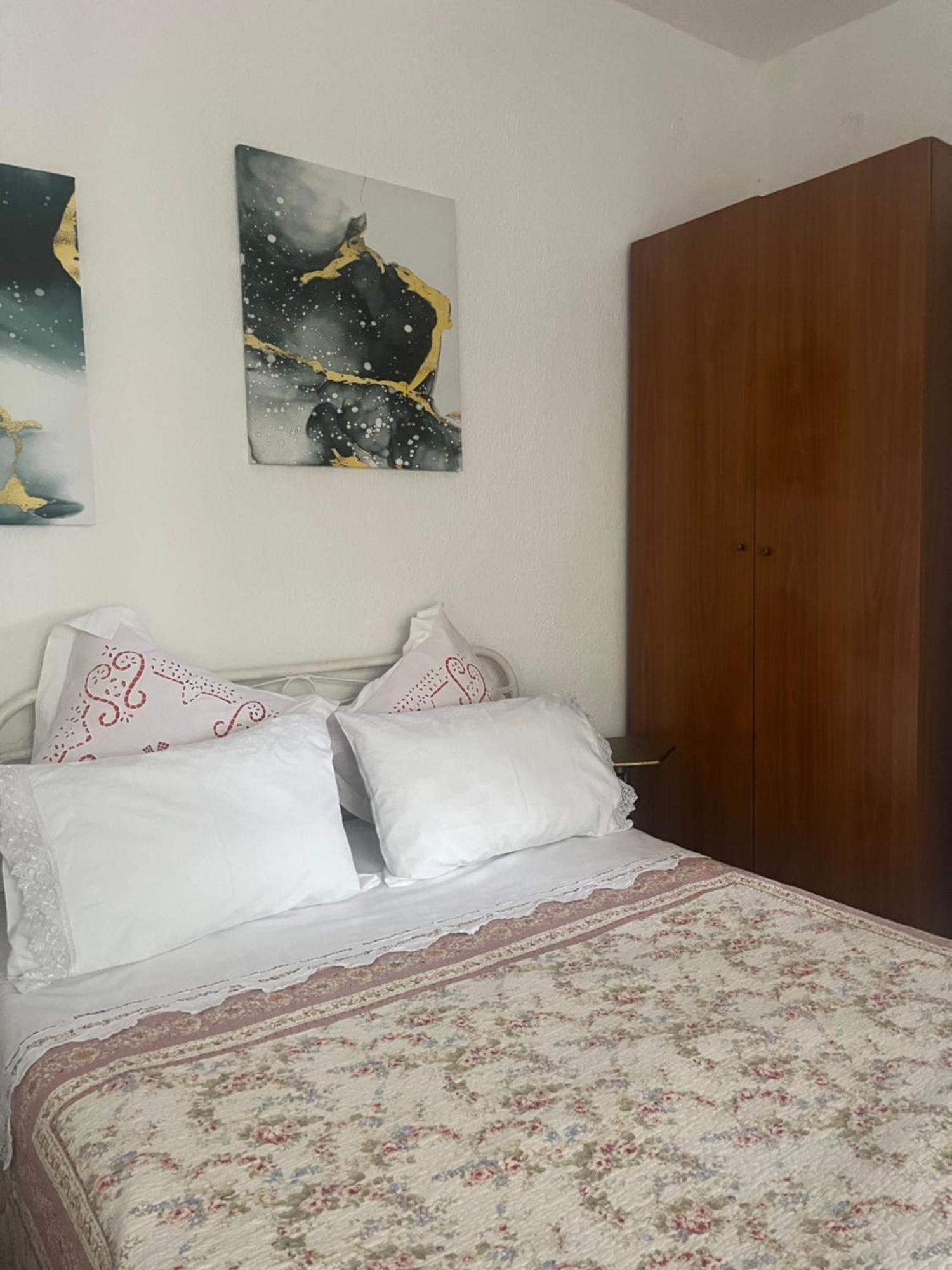 Vrenjo Guesthouse Gjirokastër Dış mekan fotoğraf
