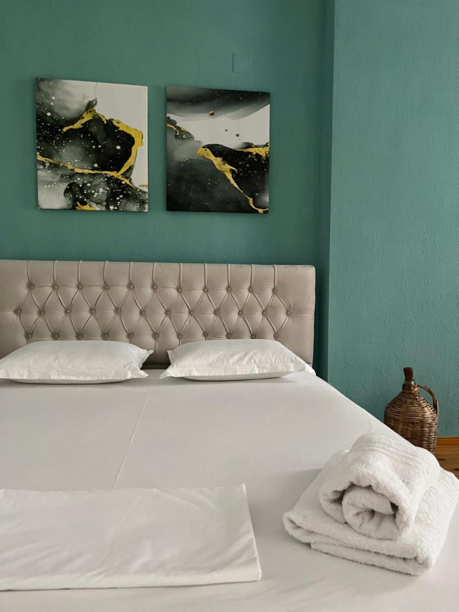 Vrenjo Guesthouse Gjirokastër Dış mekan fotoğraf