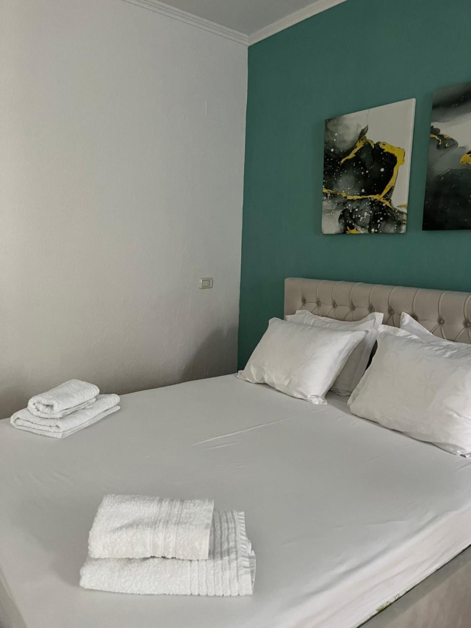 Vrenjo Guesthouse Gjirokastër Dış mekan fotoğraf
