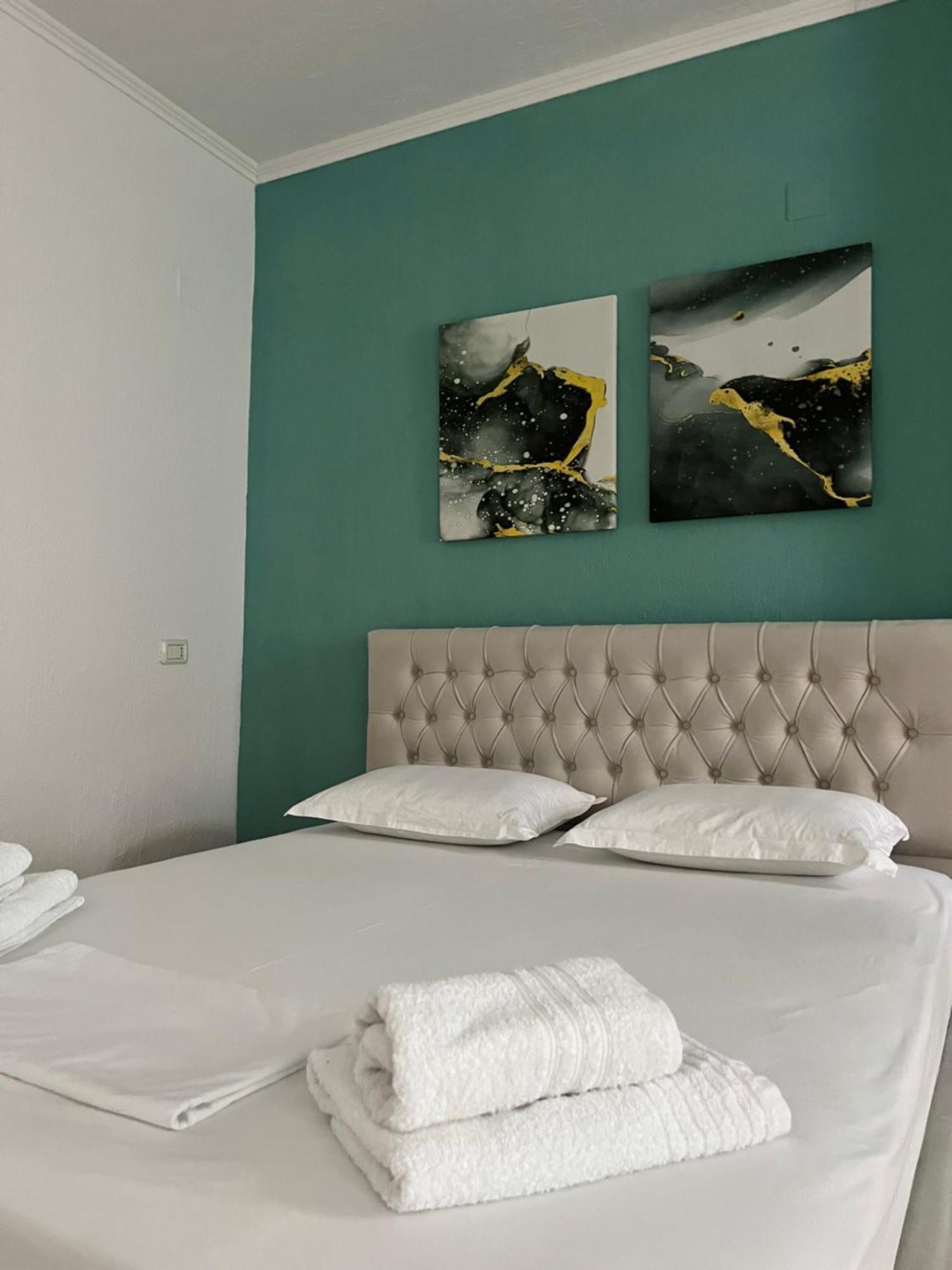 Vrenjo Guesthouse Gjirokastër Dış mekan fotoğraf